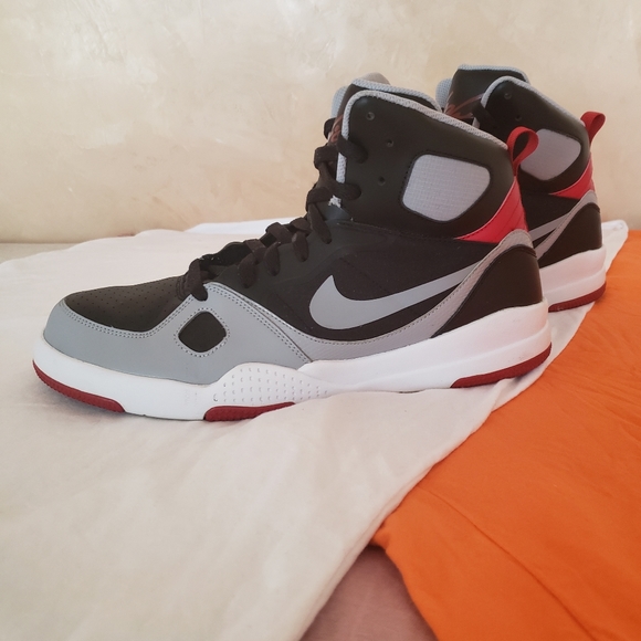 Sold - Picture 3 of 4